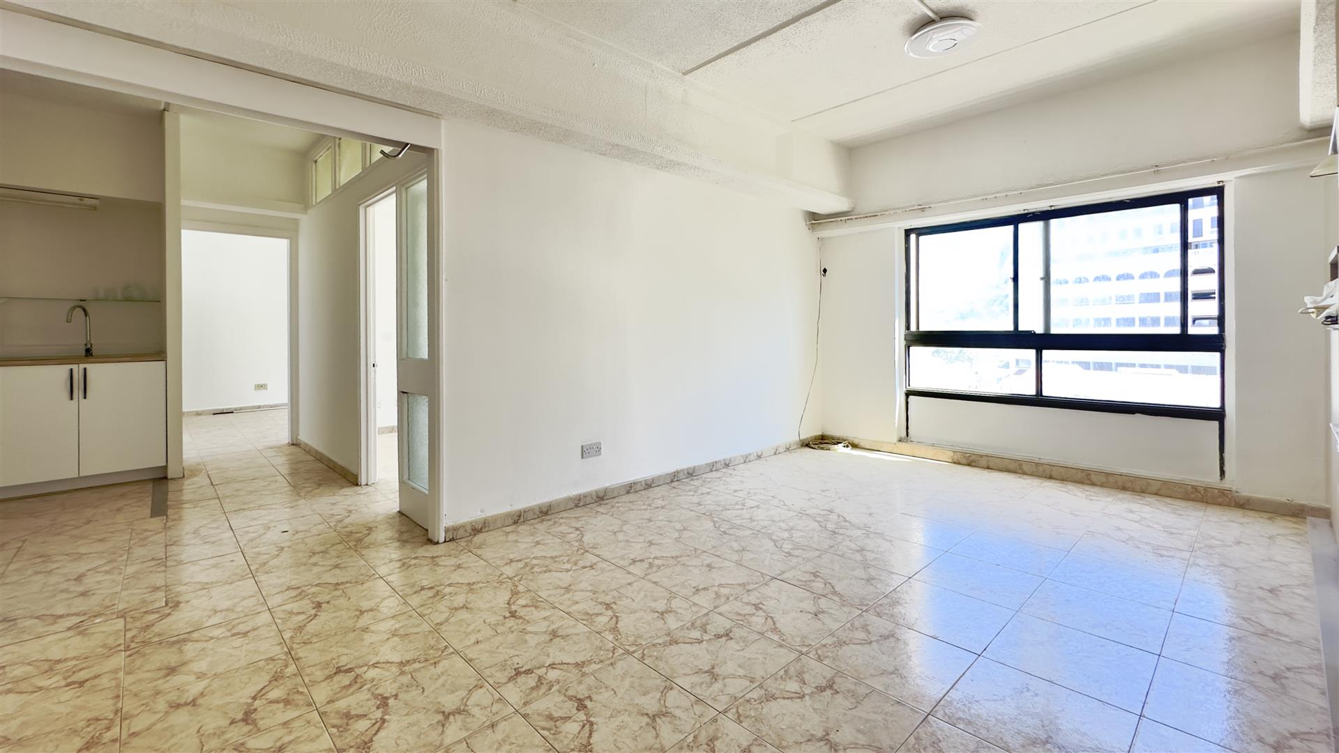 Image of Apartment - 2 Bedrooms - 2 Bathrooms for Rental in Ocean Heights-Gibraltar, Image 3